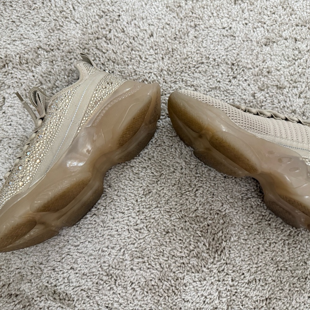 Stylish Beige Women's Sneakers - Picture 5 of 9